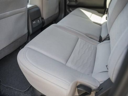 Used 2022 Nissan Frontier SV AWD/4WD image 14