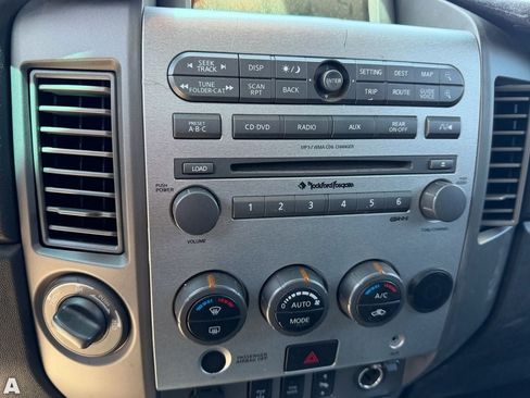 Used 2007 Nissan Titan LE w/ Nissan Navigation Pkg AWD/4WD image 9