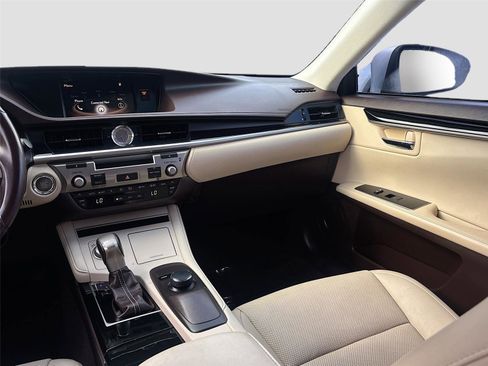 Used 2017 Lexus ES 350 w/ Accessory Package 2 image 24