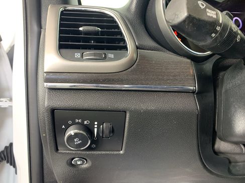 Used 2018 Jeep Grand Cherokee Limited RWD image 16