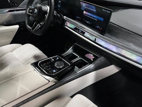 Used 2023 BMW 760i xDrive w/ Luxury Rear Seating Package AWD/4WD image 6
