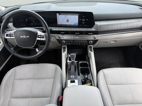 Used 2024 Kia Telluride EX w/ EX Captain's Chair Package FWD image 9