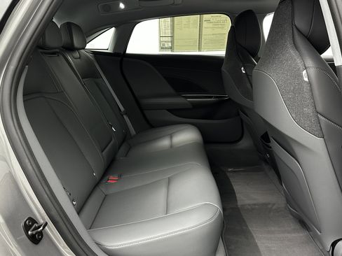 Used 2025 Lucid Air Pure image 31