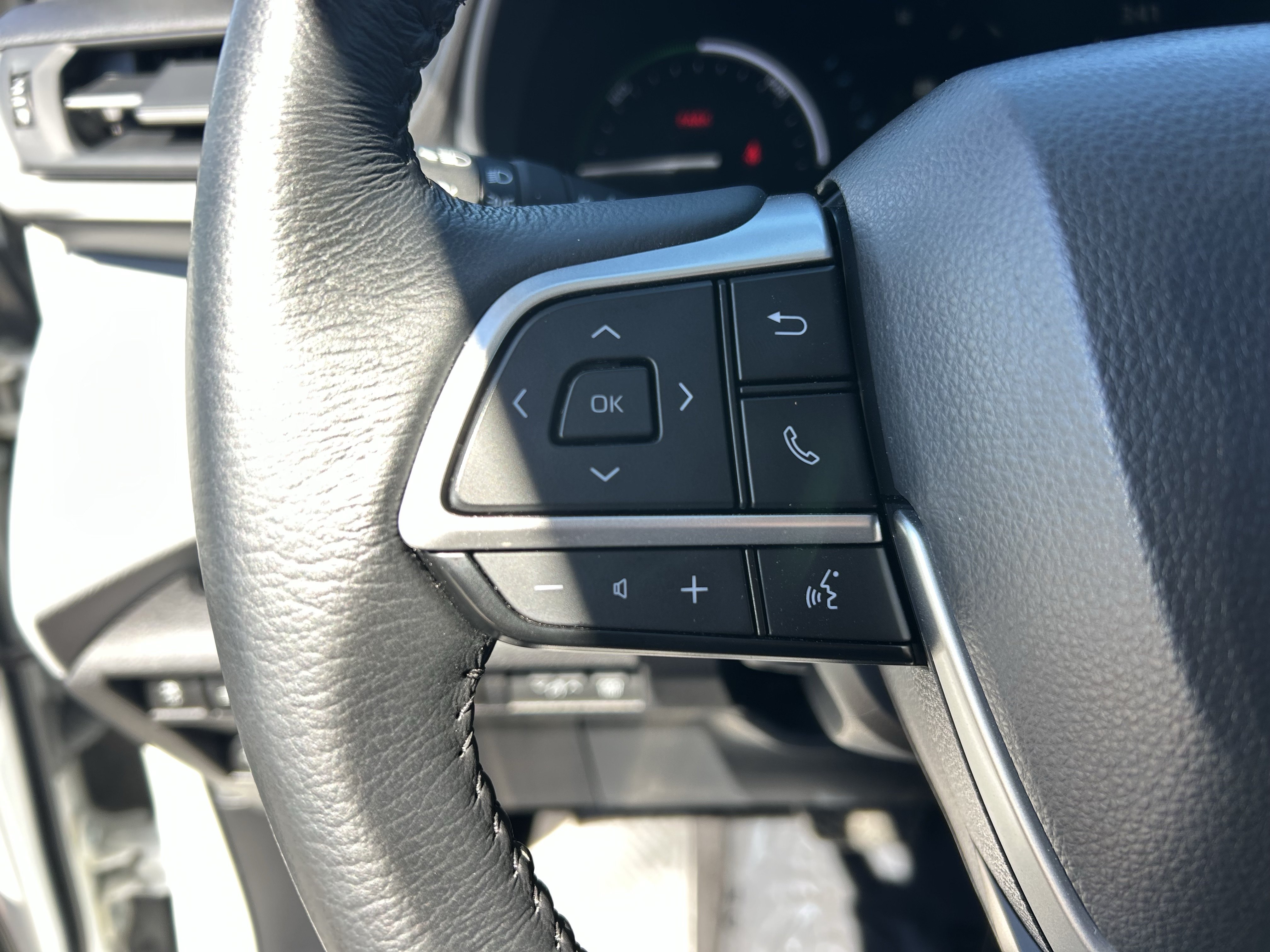 Used 2025 Toyota Sienna XLE FWD image 26