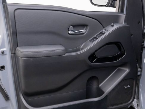 Used 2022 Nissan Frontier PRO-4X w/ Pro-4X Premium Package image 13