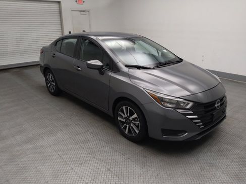 Used 2025 Nissan Versa SV FWD image 11
