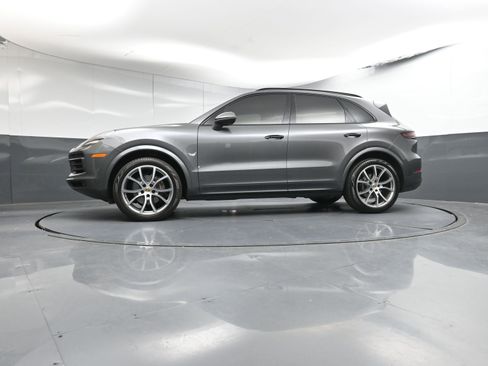 Certified 2019 Porsche Cayenne image 32
