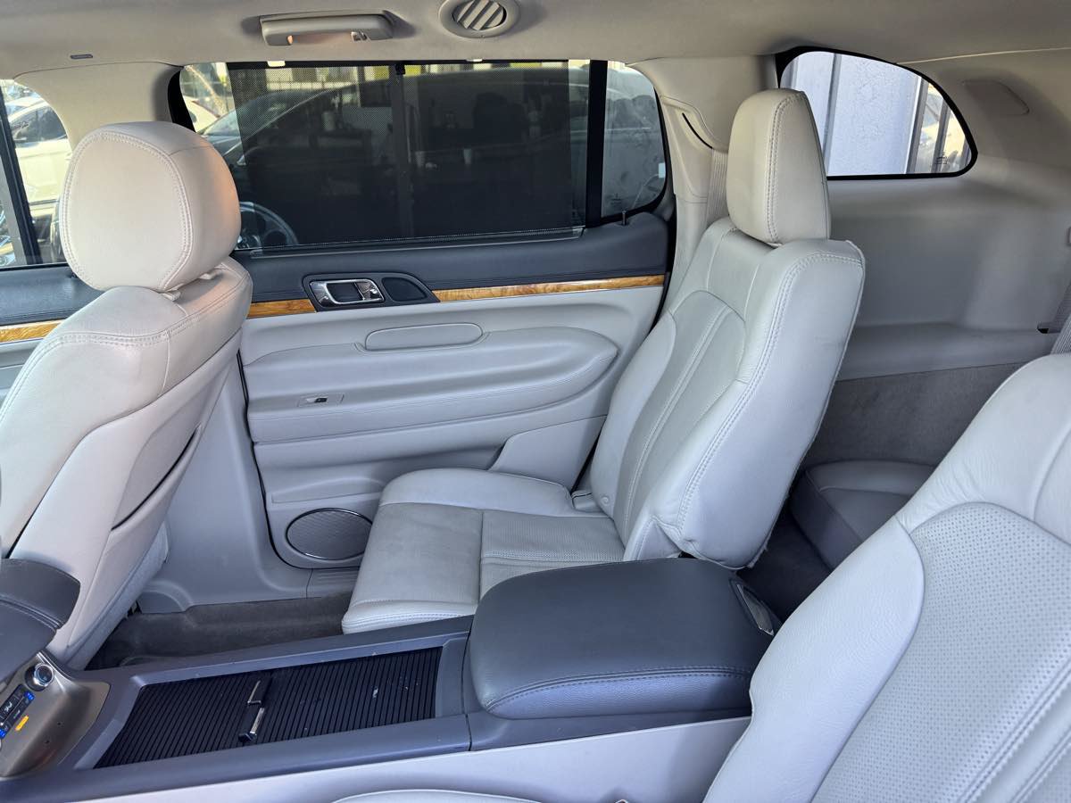 Used 2012 Lincoln MKT AWD image 36