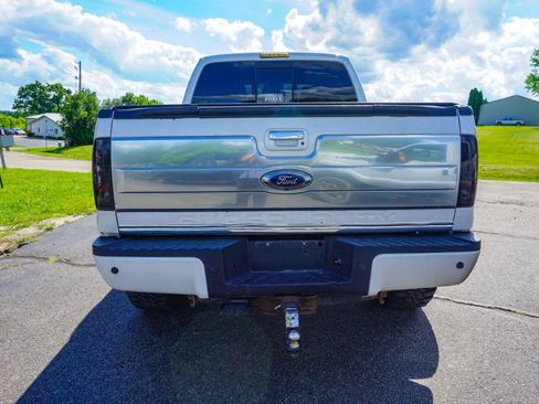 Used 2015 Ford F250 Platinum w/ Platinum Package AWD/4WD image 4