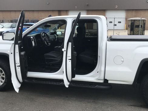 Used 2017 GMC Sierra 1500 SLE w/ SLE Value Package AWD/4WD image 28