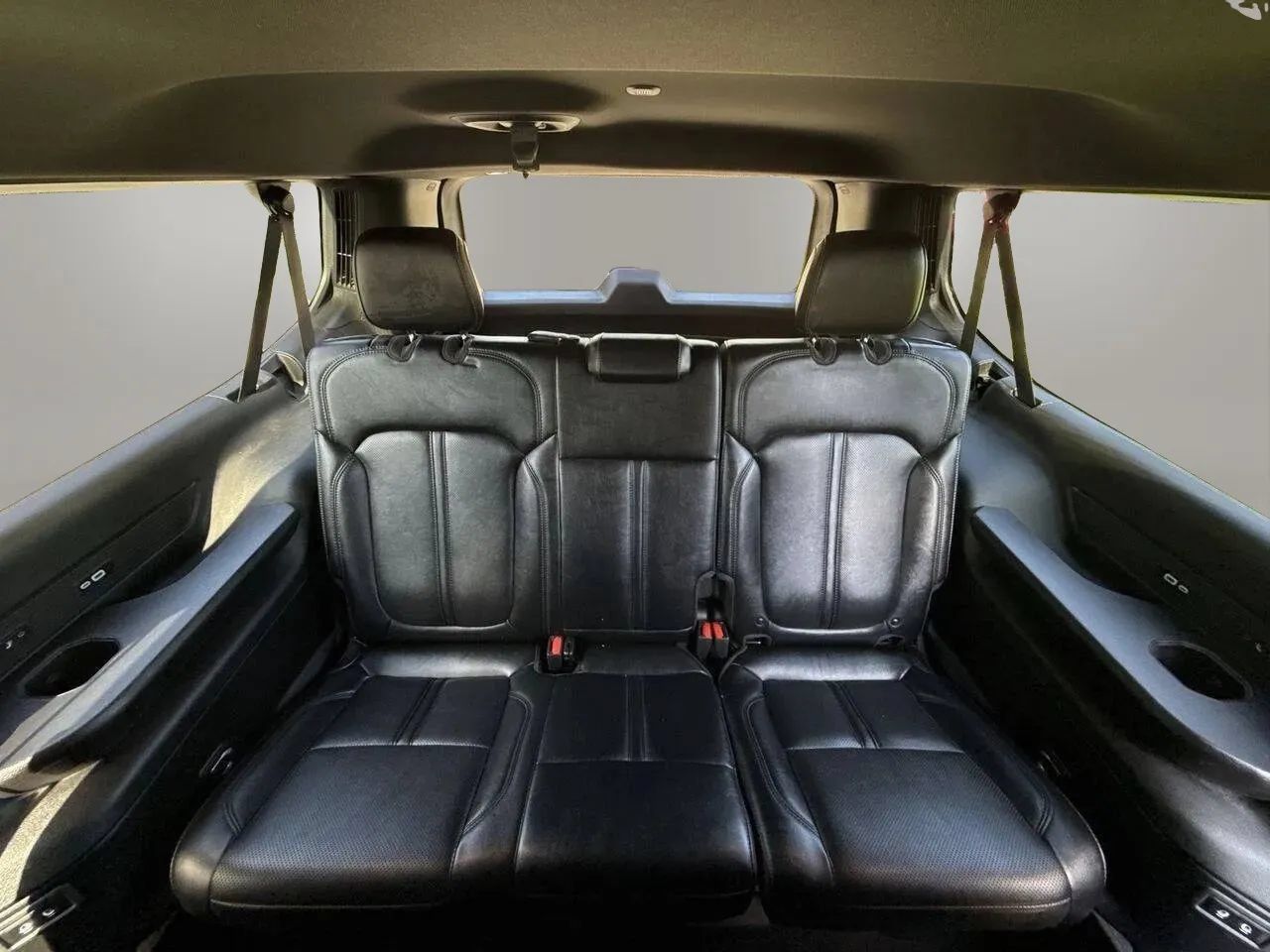 Used 2024 Jeep Wagoneer L Series III w/ Flexible Seating Group AWD/4WD image 23