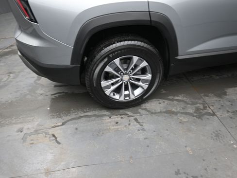 Used 2025 Chevrolet Equinox LT image 11