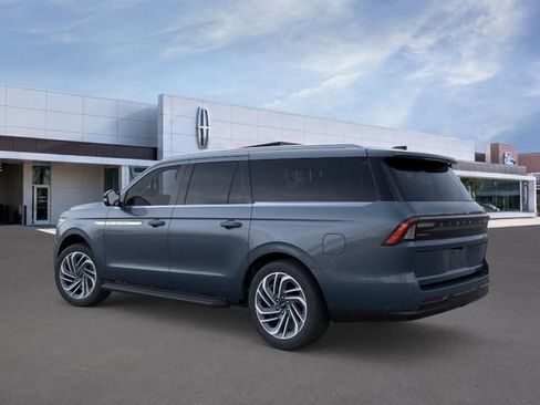 New 2026 Lincoln Navigator L Premier AWD/4WD image 5