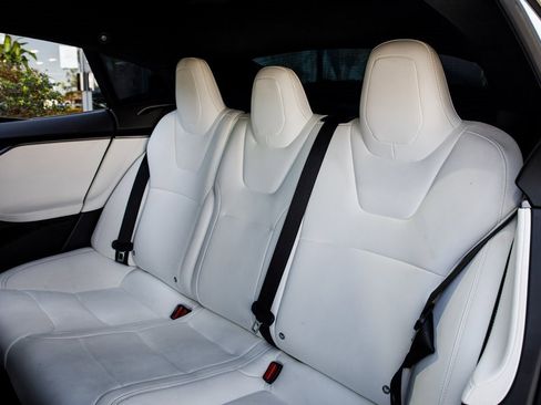 Used 2020 Tesla Model S Performance image 29