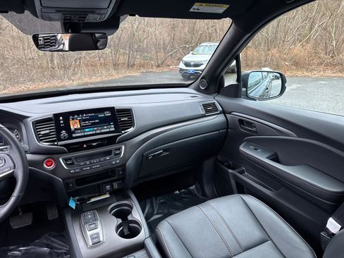 Certified 2023 Honda Passport TrailSport image 37