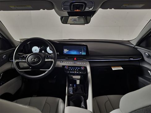 New 2025 Hyundai Elantra Limited image 13