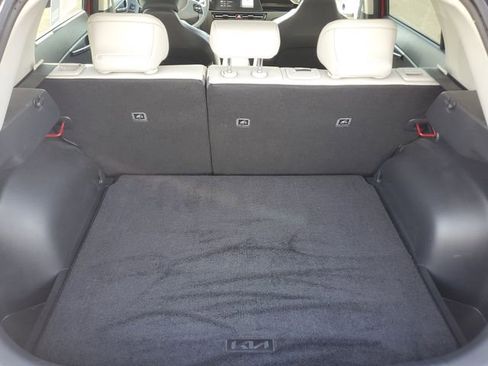 Used 2023 Kia Niro EX Touring FWD image 9