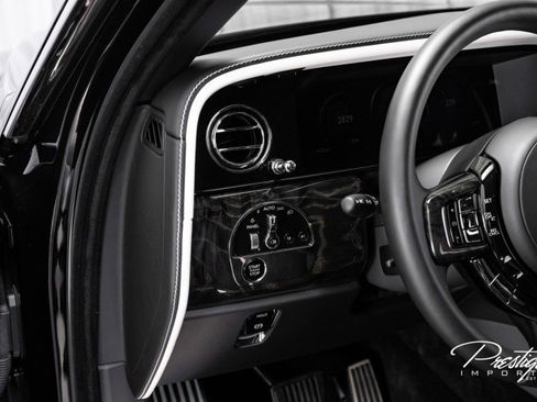 Used 2025 Rolls-Royce Cullinan image 27