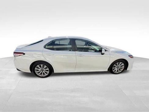 Used 2020 Toyota Camry LE w/ Convenience Package FWD image 8