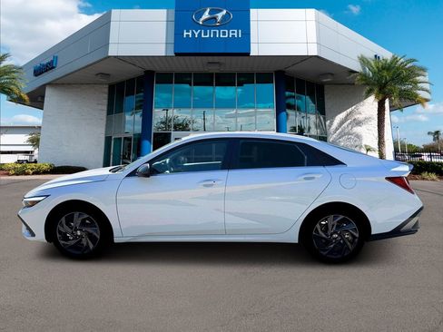 New 2026 Hyundai Elantra SEL Sport Premium FWD image 3