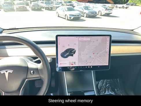 Used 2021 Tesla Model Y Long Range AWD/4WD image 11