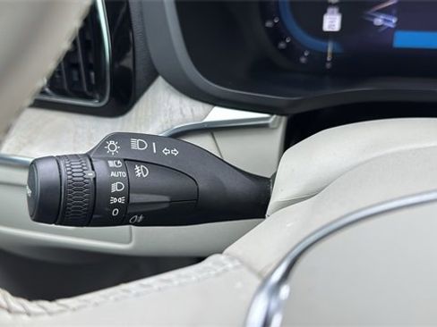 Used 2023 Volvo XC60 B5 Plus w/ Climate Package image 17