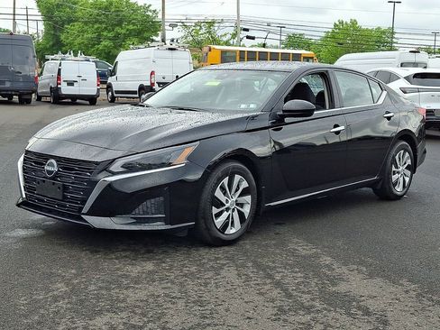 Certified 2023 Nissan Altima 2.5 S FWD image 3