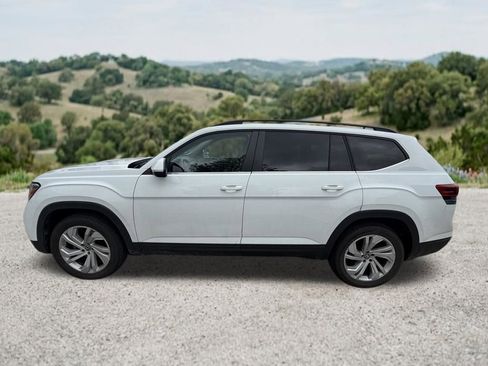 Used 2021 Volkswagen Atlas SE w/ Panoramic Sunroof Package FWD image 2
