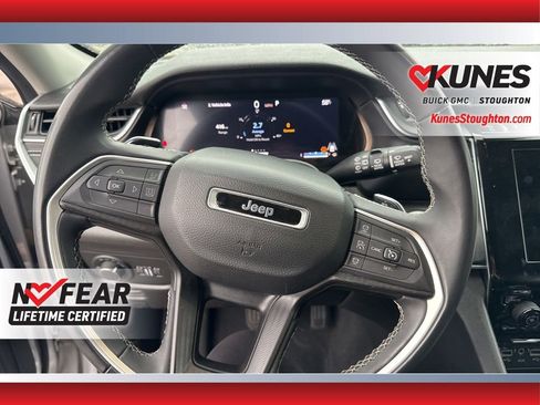 Used 2024 Jeep Grand Cherokee Laredo AWD/4WD image 25