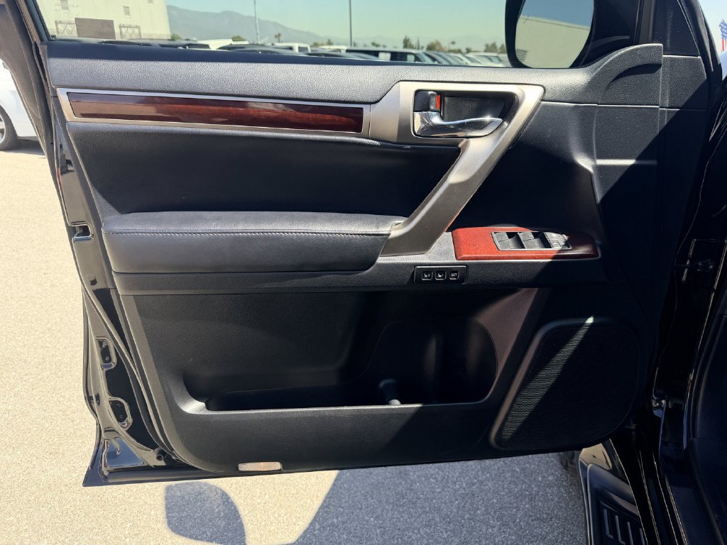Used 2018 Lexus GX 460 Premium AWD/4WD image 26