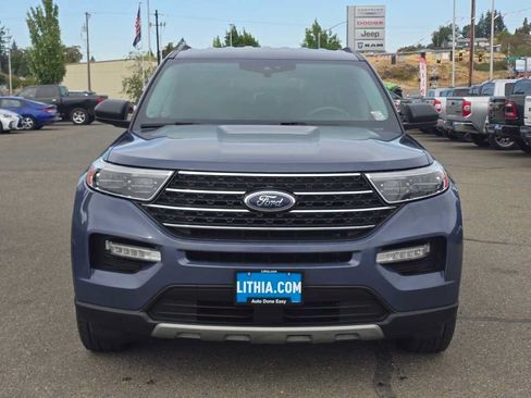 Used 2021 Ford Explorer XLT w/ Equipment Group 202A AWD/4WD image 8
