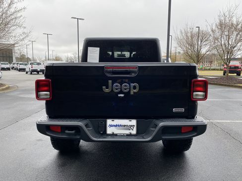 Used 2023 Jeep Gladiator Overland image 8