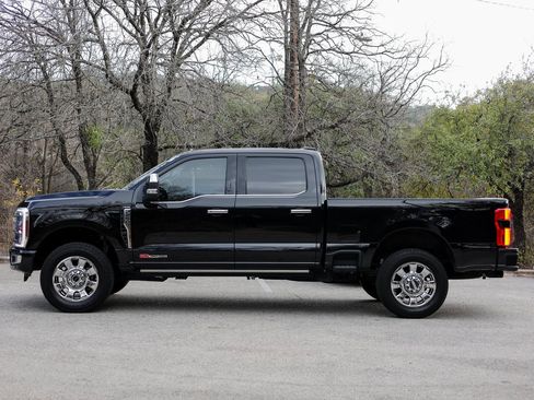 Used 2024 Ford F250 Limited image 2