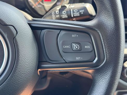 Used 2025 Jeep Wrangler Sport AWD/4WD image 11
