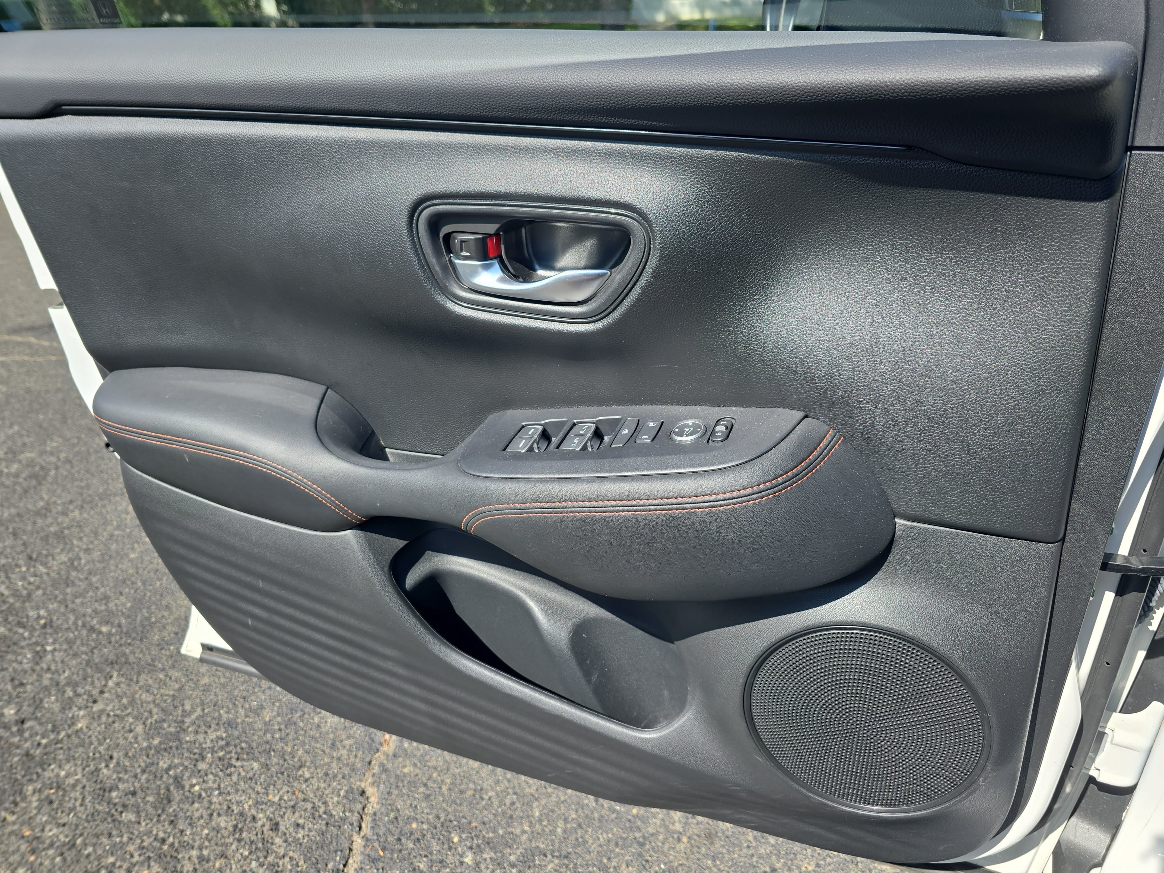 Certified 2025 Honda HR-V Sport image 26