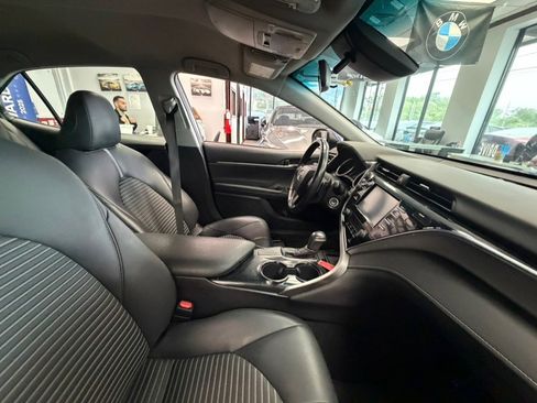 Used 2018 Toyota Camry SE FWD image 35