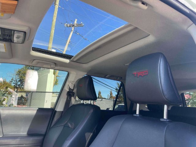 Certified 2022 Toyota 4Runner TRD Off-Road Premium w/ Moonroof Package AWD/4WD image 22