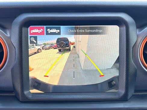 Used 2023 Jeep Gladiator Mojave w/ LED Lighting Group AWD/4WD image 33