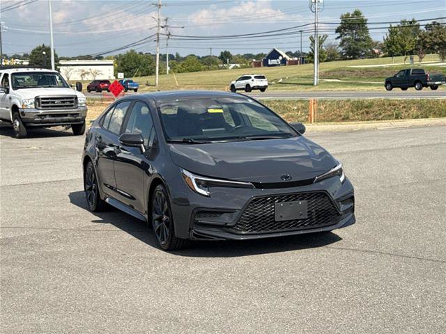 Used 2023 Toyota Corolla SE w/ Carpet Mat Package (TMS) FWD image 2