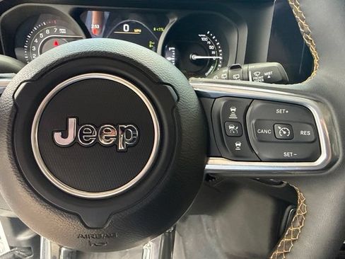 Used 2024 Jeep Wrangler Unlimited Sahara w/ Technology Group AWD/4WD image 40