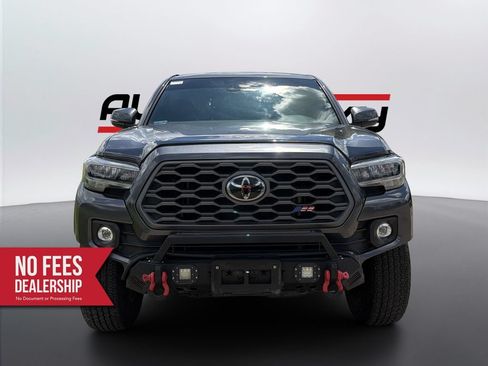 Used 2022 Toyota Tacoma TRD Off-Road AWD/4WD image 4