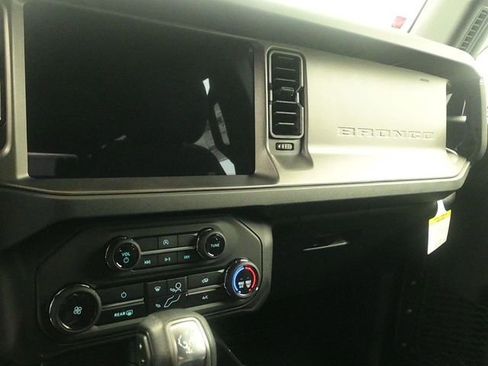 New 2026 Ford Bronco Base image 12