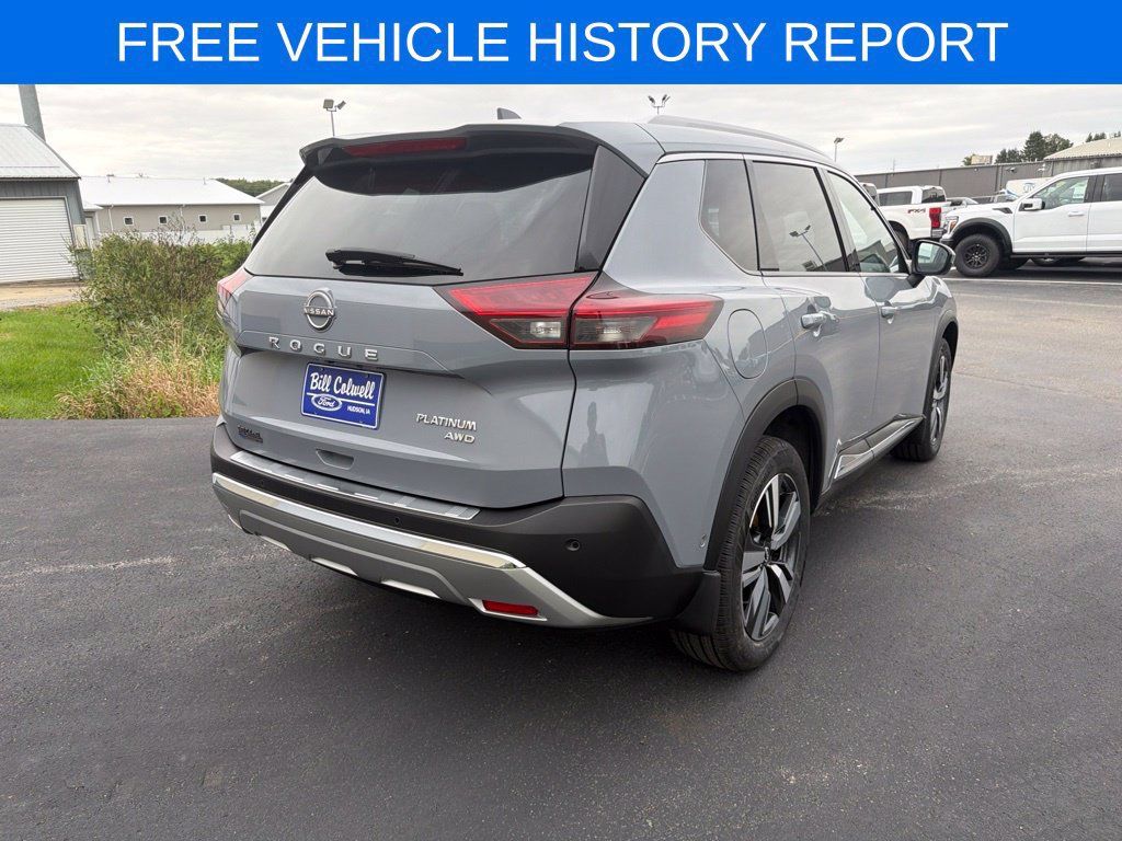 Used 2022 Nissan Rogue Platinum w/ Head-Up Display Package AWD/4WD image 4