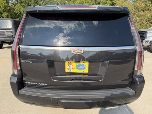 Used 2019 Cadillac Escalade ESV Platinum AWD/4WD image 6