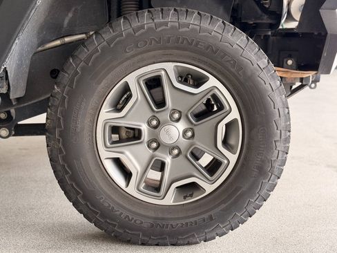 Used 2013 Jeep Wrangler Rubicon w/ PWR Convenience Group AWD/4WD image 29
