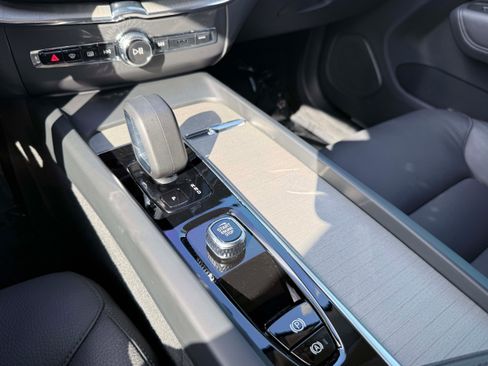 Certified 2025 Volvo XC60 B5 Plus AWD/4WD image 23