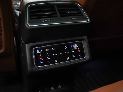 Used 2022 Audi e-tron Chronos image 19