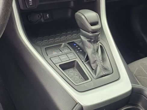 Used 2021 Toyota RAV4 XLE image 22