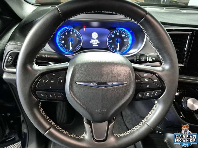 Used 2021 Chrysler Pacifica Touring w/ S Appearance Package FWD image 11
