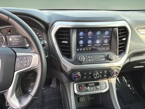 Used 2023 GMC Acadia SLT image 10